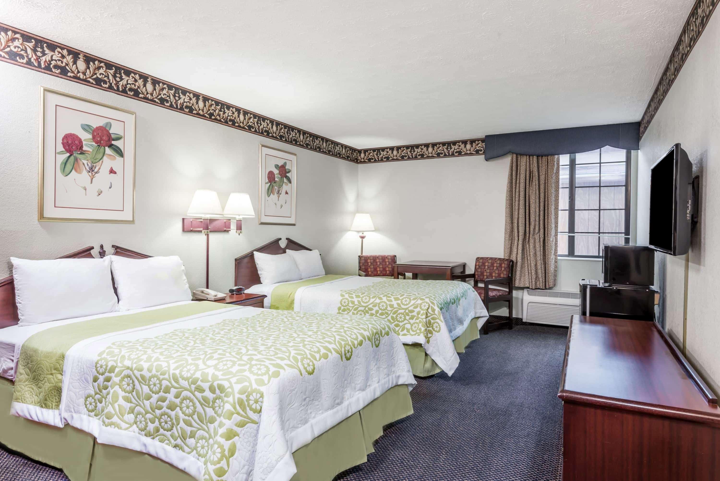 Days Inn & Suites By Wyndham Youngstown / Girard Ohio Zewnętrze zdjęcie